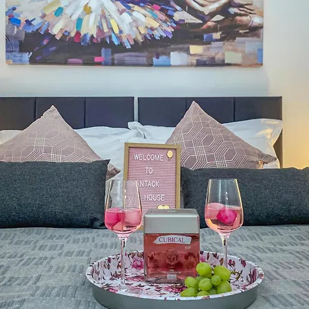 Gorgeous In With Wifi *