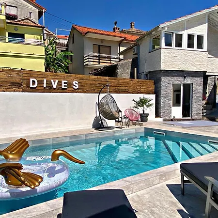 Gorgeous In With Wifi *